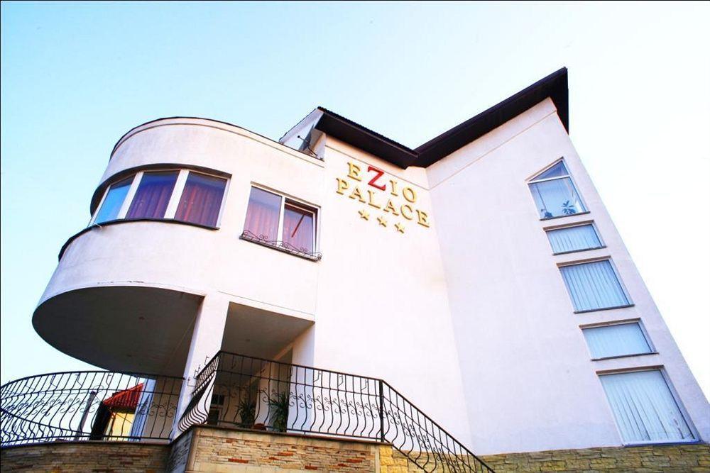 Hotel Ezio Codru Eksteriør billede